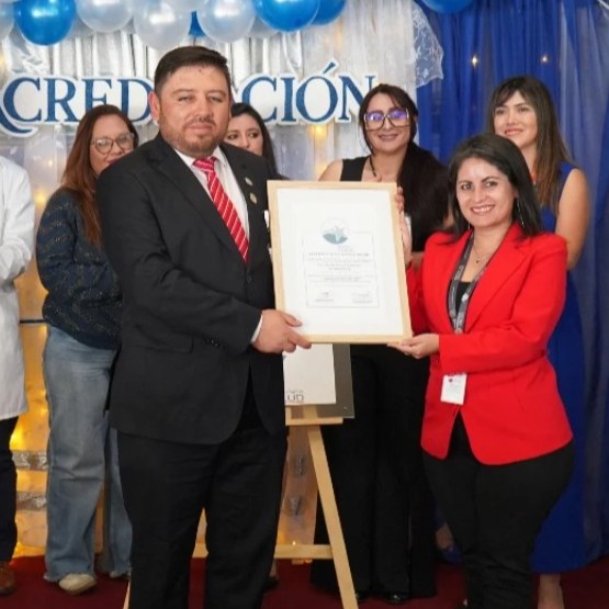 ¡PRIMER CESFAM DE LA COMUNA EN OBTENER LA ESTRELLA DE ACREDITACIÓN Y 2° A NIVEL REGIONAL!